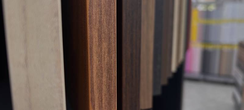 Kant trake koje prate boju univera